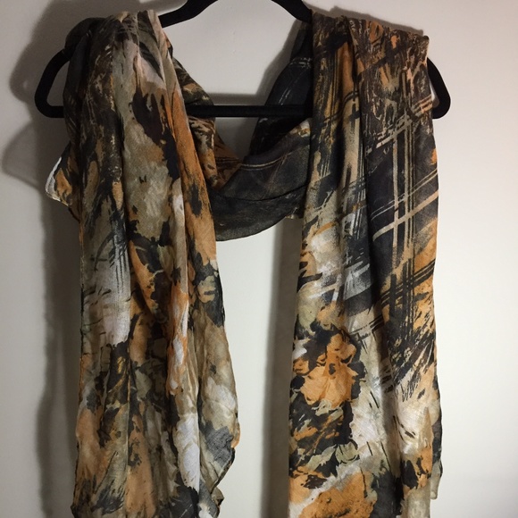 Patterned Decorative Scarf NWT - Picture 4 of 4